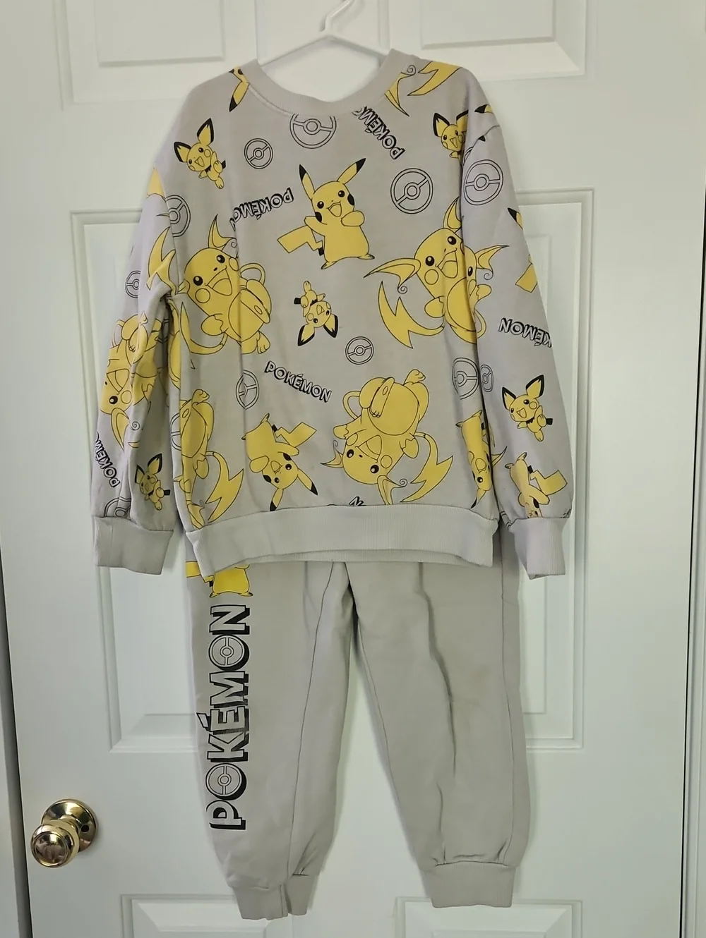 Pokemon Pikachu Evolutions Kids Sweatshirt And Pants Set
